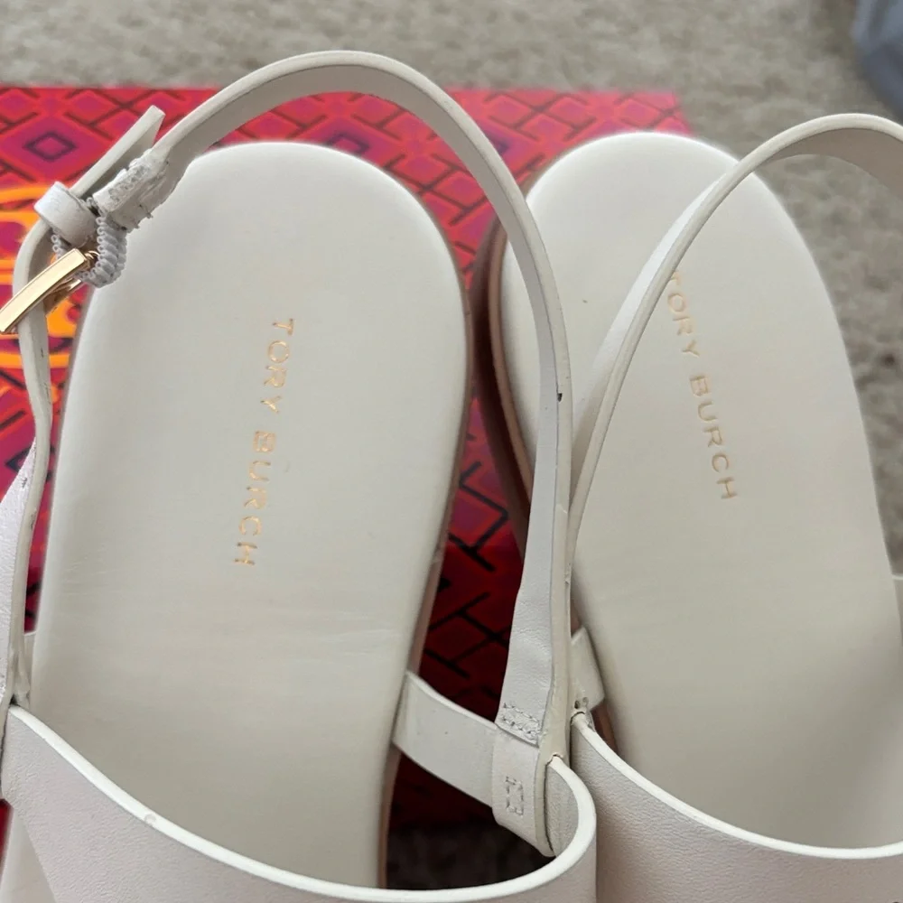 Tory Burch White Clara Sandals with Logo Detail, New with Tags - Picture 3 of 5